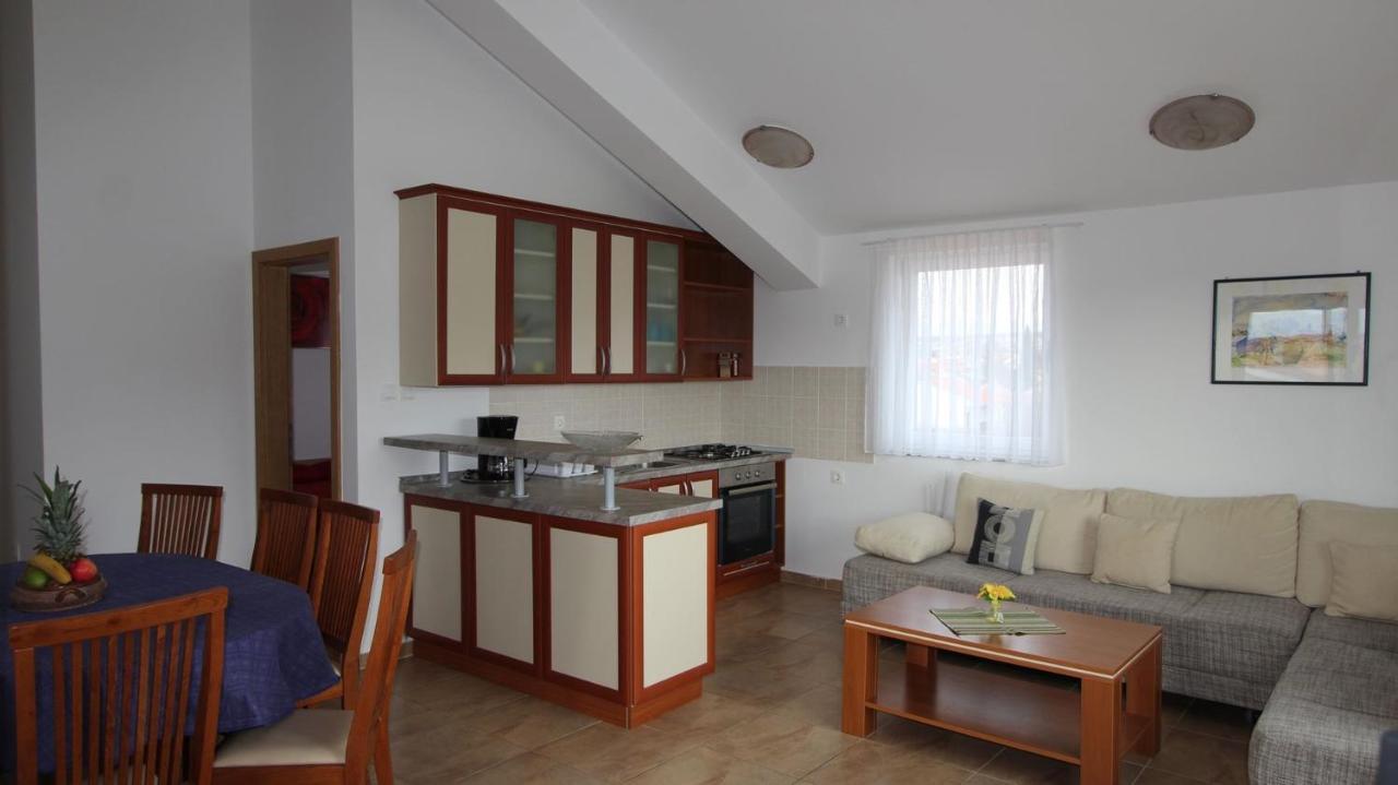 Apartments Vabec Malinska Εξωτερικό φωτογραφία